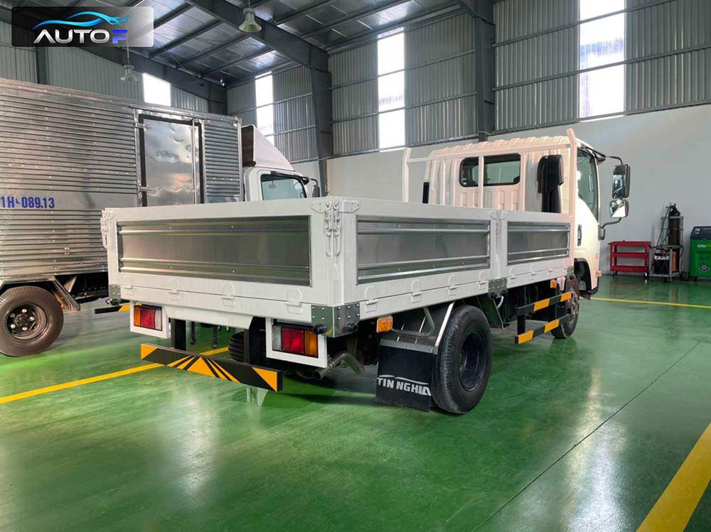 Xe tải Isuzu QKR 270 thùng lửng 2.8 tấn dài 4.3 mét